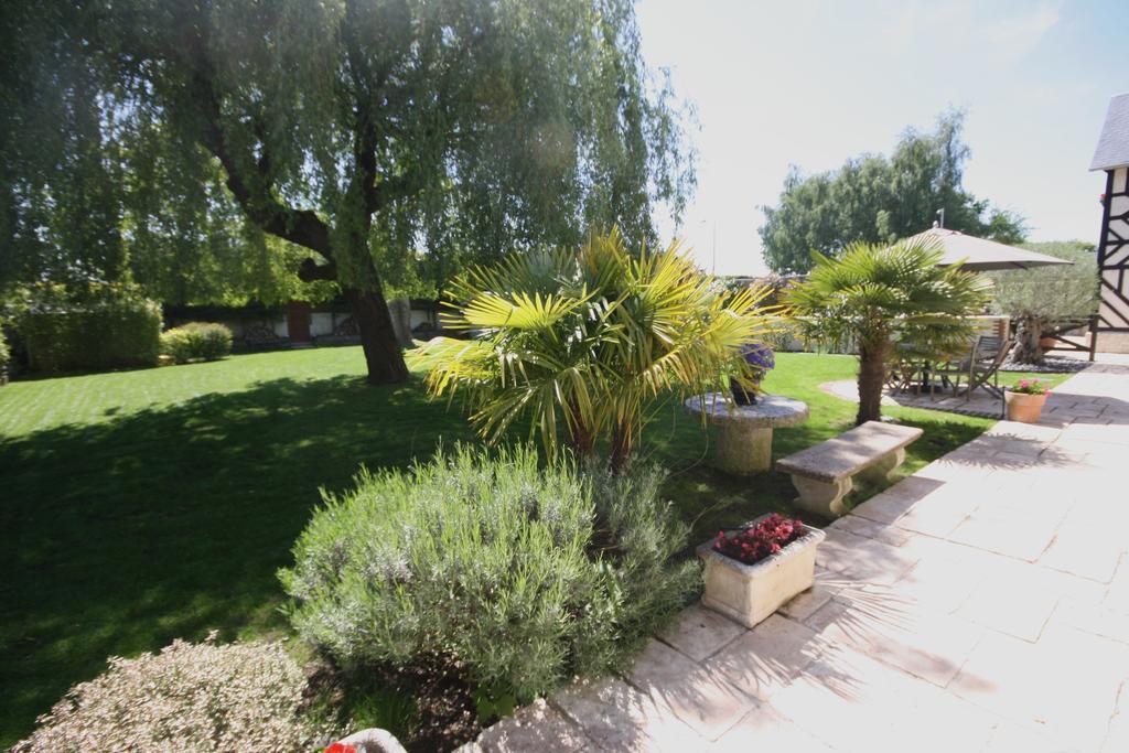 Manoir De La Croix-Sonnet Bed & Breakfast Trouville-sur-Mer Exterior foto